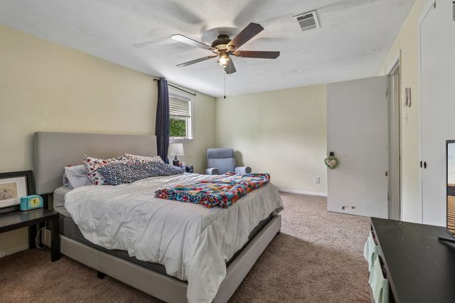 820 N Bowen Road, Arlington, TX 76012
