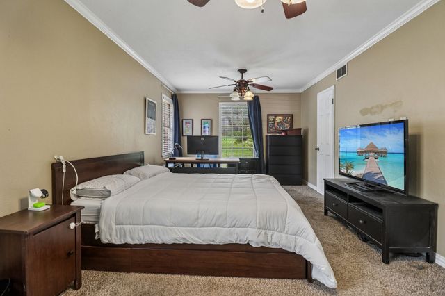 820 N Bowen Road, Arlington, TX 76012
