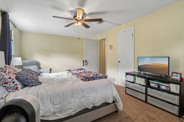 820 N Bowen Road, Arlington, TX 76012