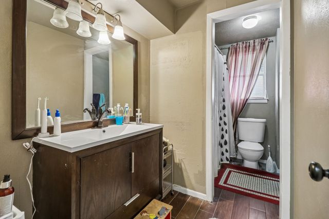 820 N Bowen Road, Arlington, TX 76012