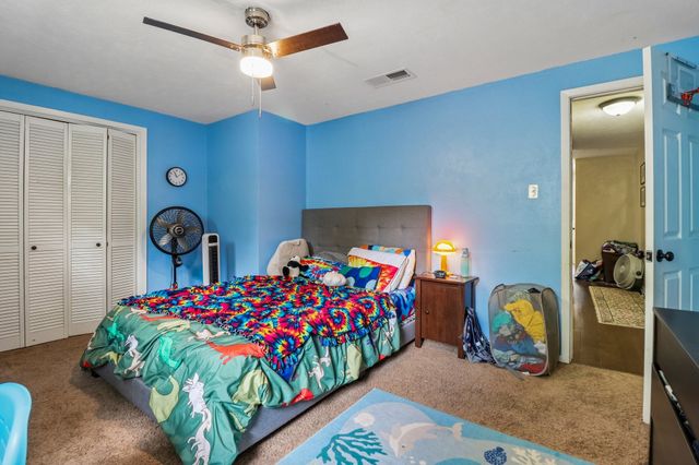 820 N Bowen Road, Arlington, TX 76012