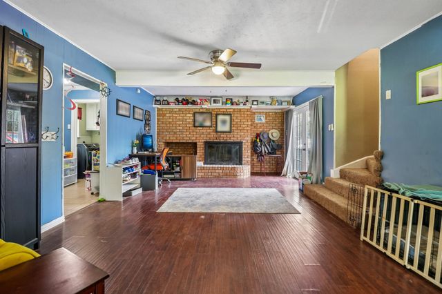 820 N Bowen Road, Arlington, TX 76012