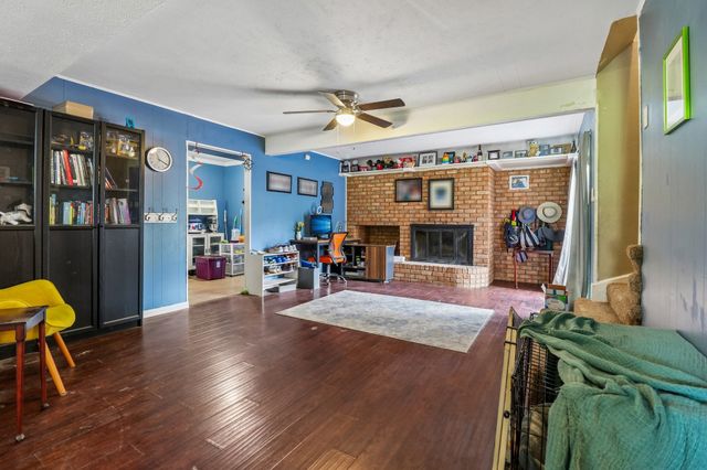 820 N Bowen Road, Arlington, TX 76012