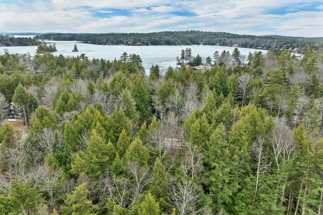 31 Fribourg Street, Moultonborough, NH 03254