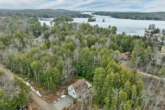 31 Fribourg Street, Moultonborough, NH 03254