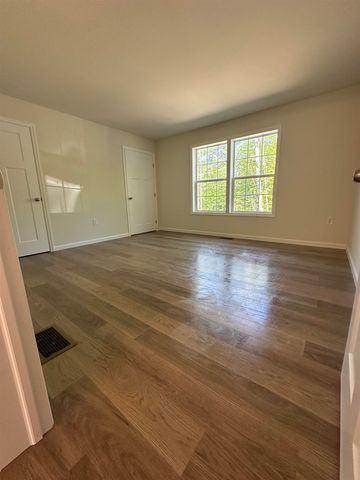 31 Fribourg Street, Moultonborough, NH 03254