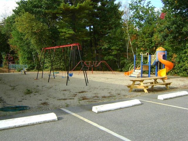 31 Fribourg Street, Moultonborough, NH 03254