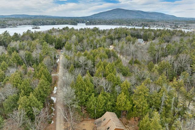 31 Fribourg Street, Moultonborough, NH 03254