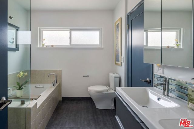 4910 Abbeyville Avenue, Woodland Hills, CA 91364
