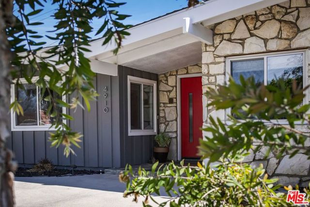 4910 Abbeyville Avenue, Woodland Hills, CA 91364