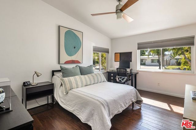 4910 Abbeyville Avenue, Woodland Hills, CA 91364
