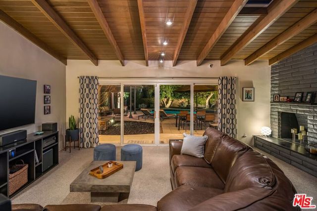 4910 Abbeyville Avenue, Woodland Hills, CA 91364