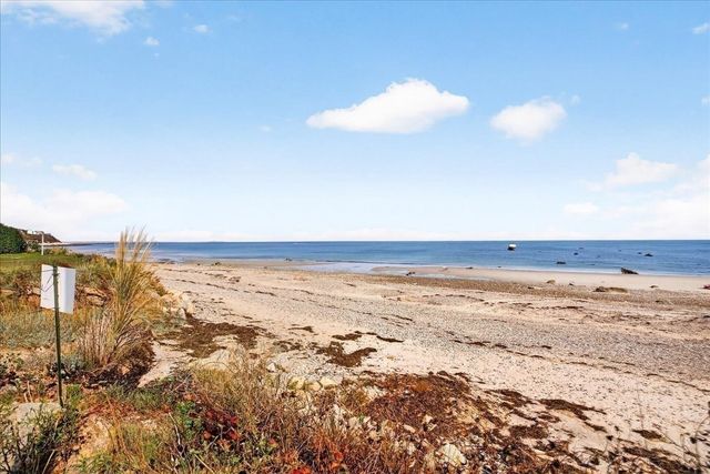 33 White Horse Rd, Plymouth, MA 02360