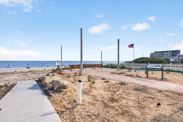 33 White Horse Rd, Plymouth, MA 02360