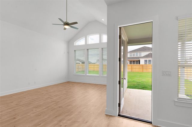 320 West Faulkner ST, Liberty Hill, TX 78642