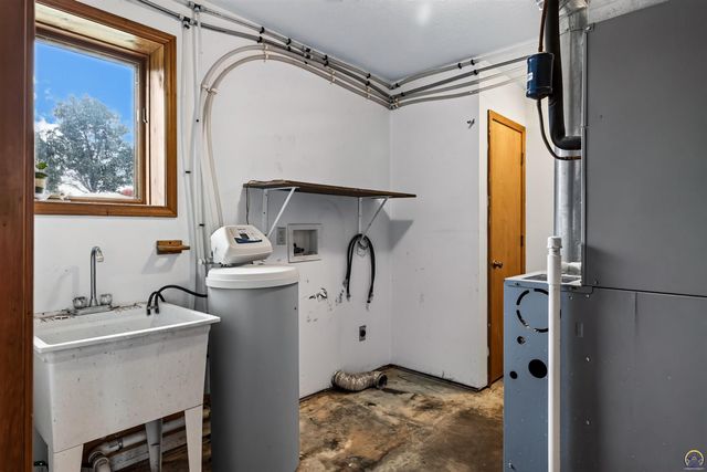 17208 Bowser DR, Hoyt, KS 66440