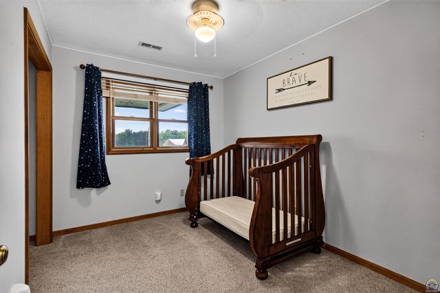 17208 Bowser DR, Hoyt, KS 66440