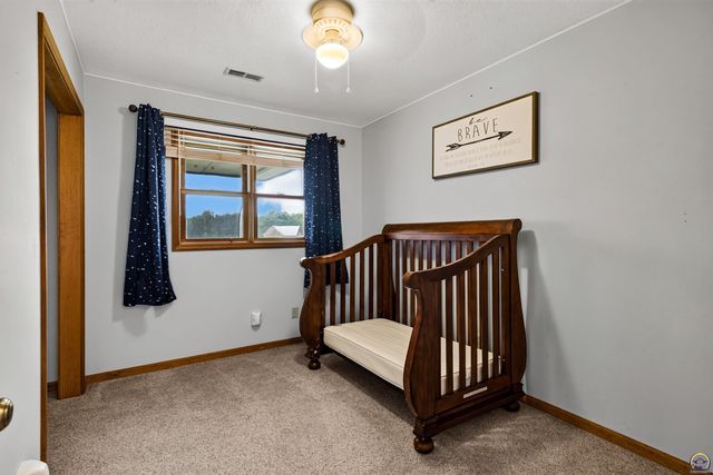 17208 Bowser DR, Hoyt, KS 66440