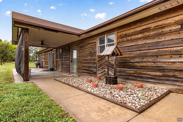 17208 Bowser DR, Hoyt, KS 66440