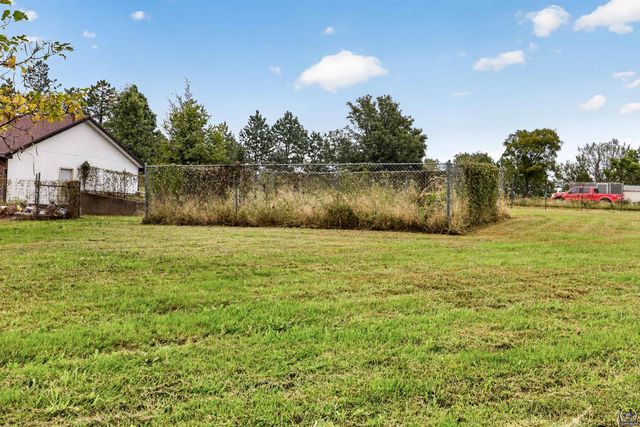 17208 Bowser DR, Hoyt, KS 66440