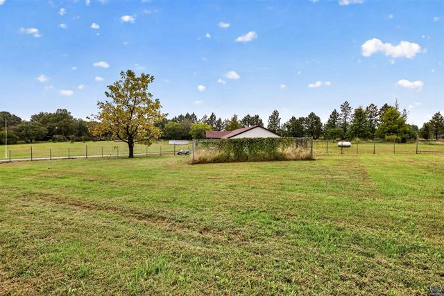 17208 Bowser DR, Hoyt, KS 66440