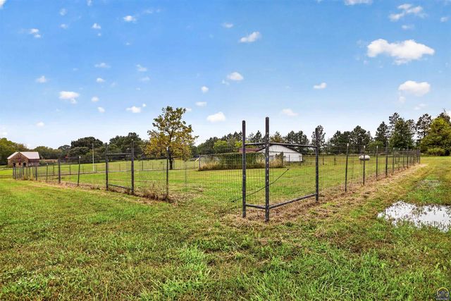 17208 Bowser DR, Hoyt, KS 66440