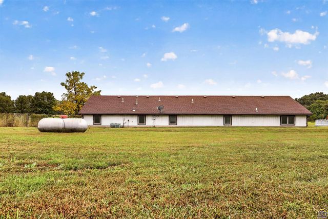 17208 Bowser DR, Hoyt, KS 66440