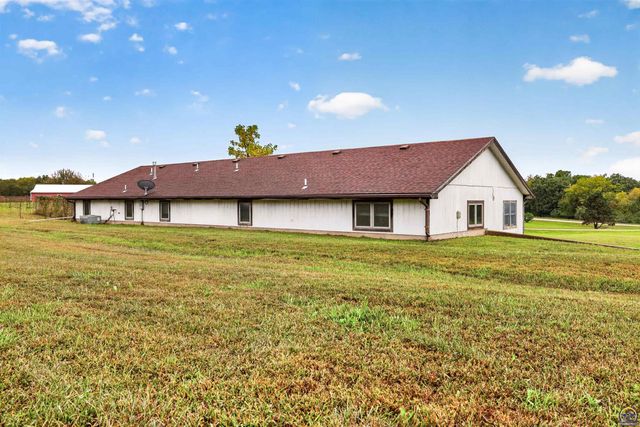 17208 Bowser DR, Hoyt, KS 66440
