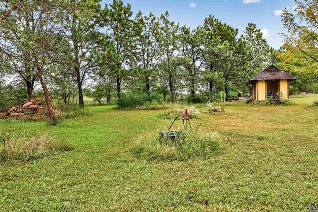 17208 Bowser DR, Hoyt, KS 66440