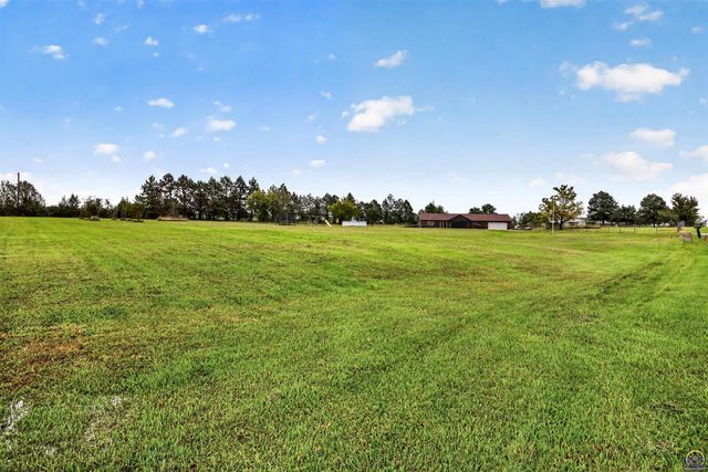 17208 Bowser DR, Hoyt, KS 66440