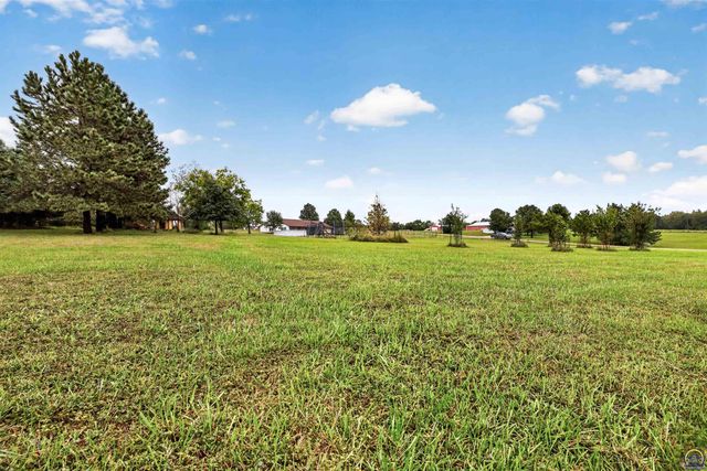 17208 Bowser DR, Hoyt, KS 66440