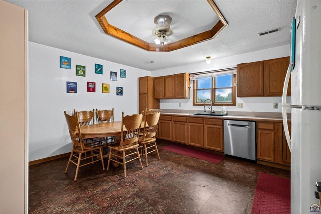 17208 Bowser DR, Hoyt, KS 66440