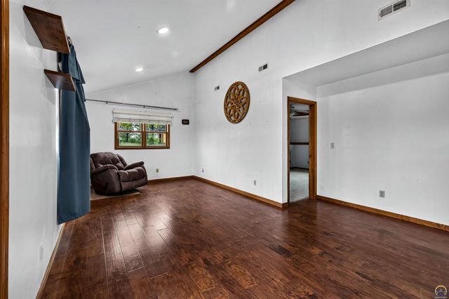 17208 Bowser DR, Hoyt, KS 66440
