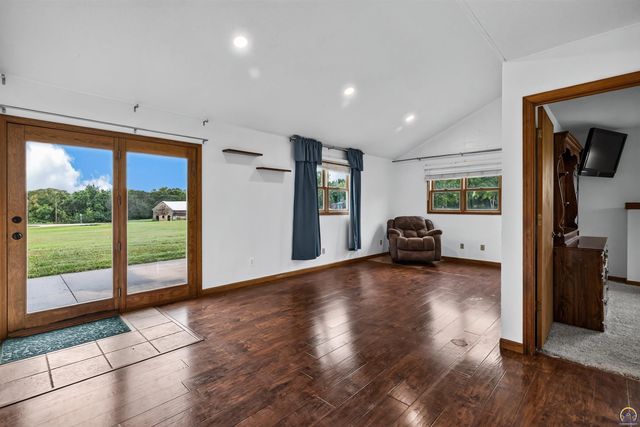 17208 Bowser DR, Hoyt, KS 66440