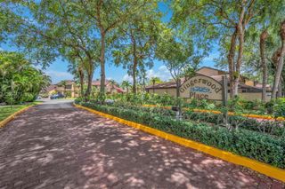 8747 Cleary Boulevard, Plantation, FL 33324