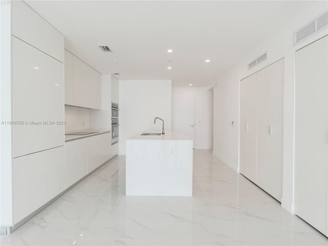 700 NE 24th St 3606, Miami, FL 33137