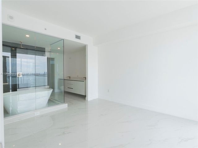 700 NE 24th St 3606, Miami, FL 33137