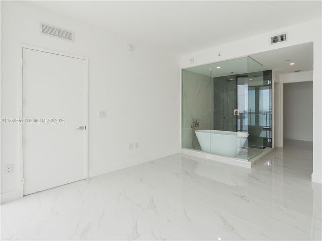 700 NE 24th St 3606, Miami, FL 33137