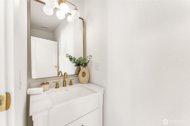 5154 S Creston Street, Seattle, WA 98178