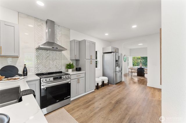 5154 S Creston Street, Seattle, WA 98178