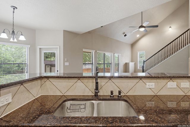 1306 ORIOLE CT, San Antonio, TX 78245