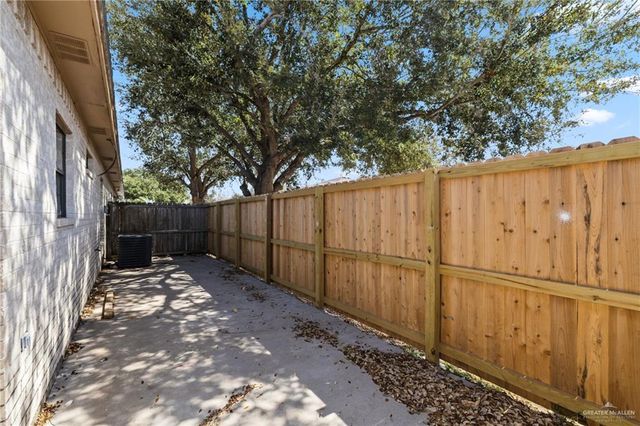 1404 Phoenix Street, Edinburg, TX 78541