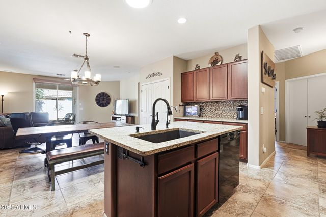 2650 E DENNISPORT Avenue, Gilbert, AZ 85295