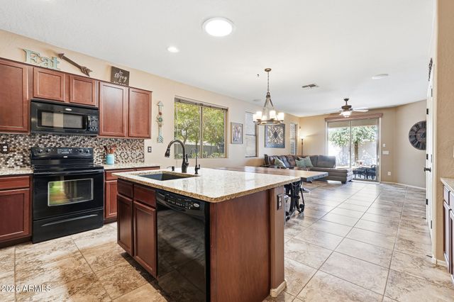 2650 E DENNISPORT Avenue, Gilbert, AZ 85295