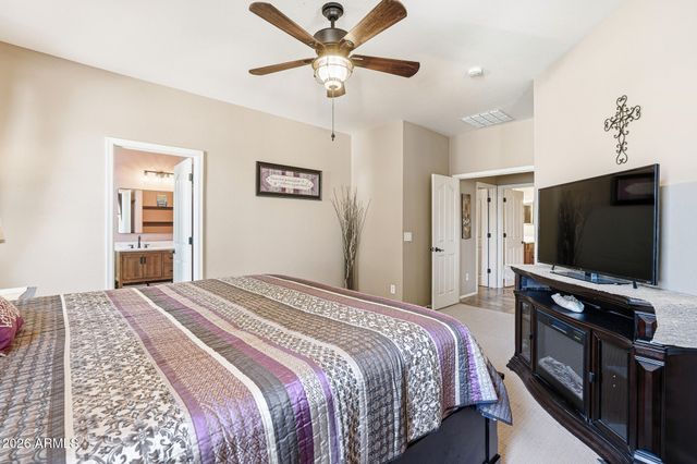 2650 E DENNISPORT Avenue, Gilbert, AZ 85295