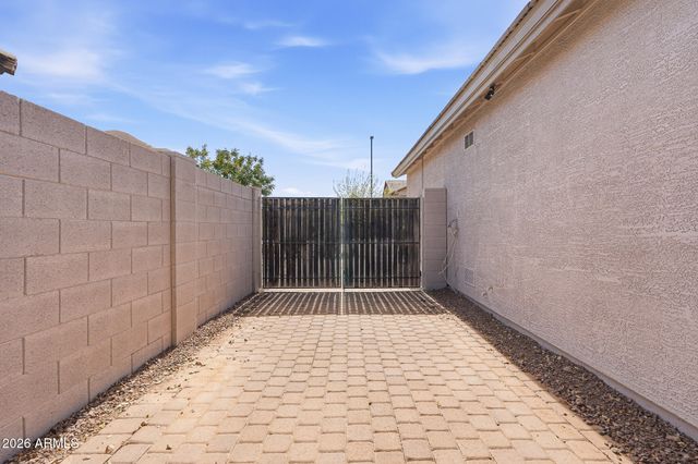 2650 E DENNISPORT Avenue, Gilbert, AZ 85295