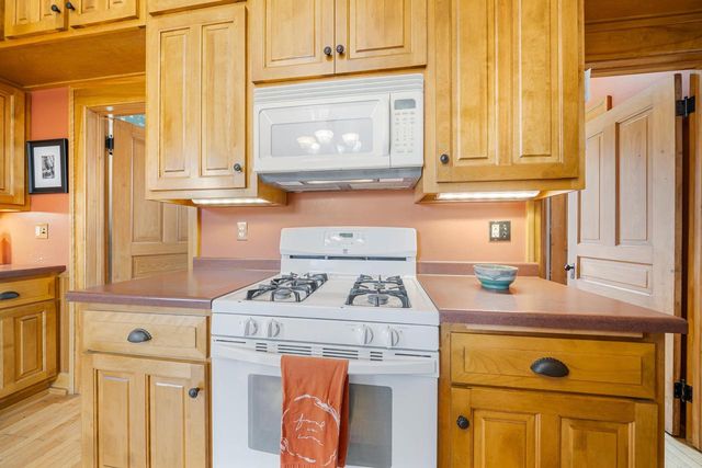 913 W 5TH STREET, Appleton, WI 54914