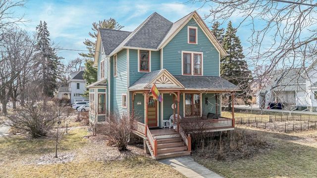 913 W 5TH STREET, Appleton, WI 54914