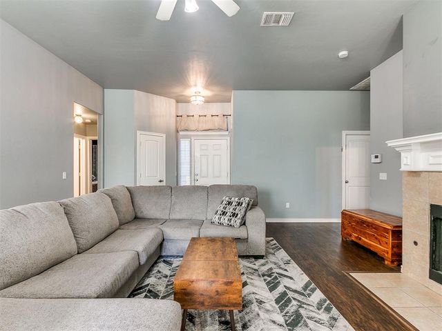 2404 Vintage Park Lane, Yukon, OK 73099