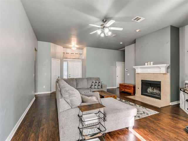 2404 Vintage Park Lane, Yukon, OK 73099